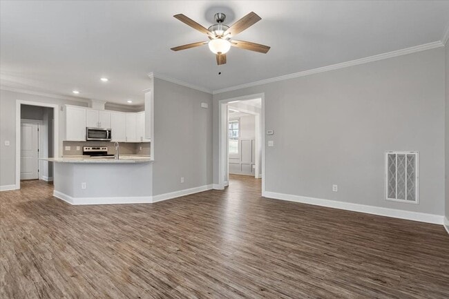 Building Photo - Charming 4 Bed, 3Bath in Clayton, NC