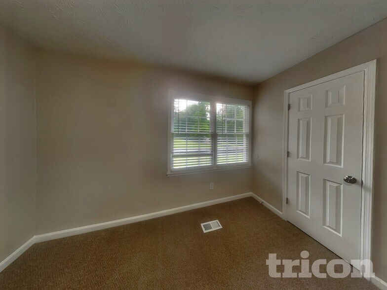 Building Photo - 1035 Peace Dr