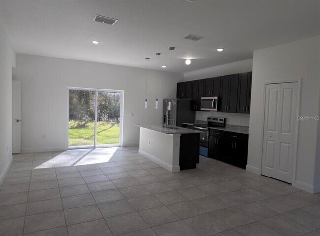 Building Photo - 2709 SW 155th Ln