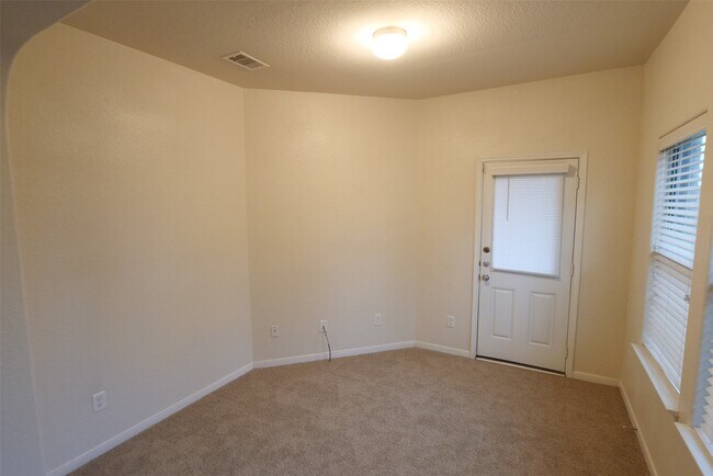 Building Photo - 803 Harbor Lakes Ln