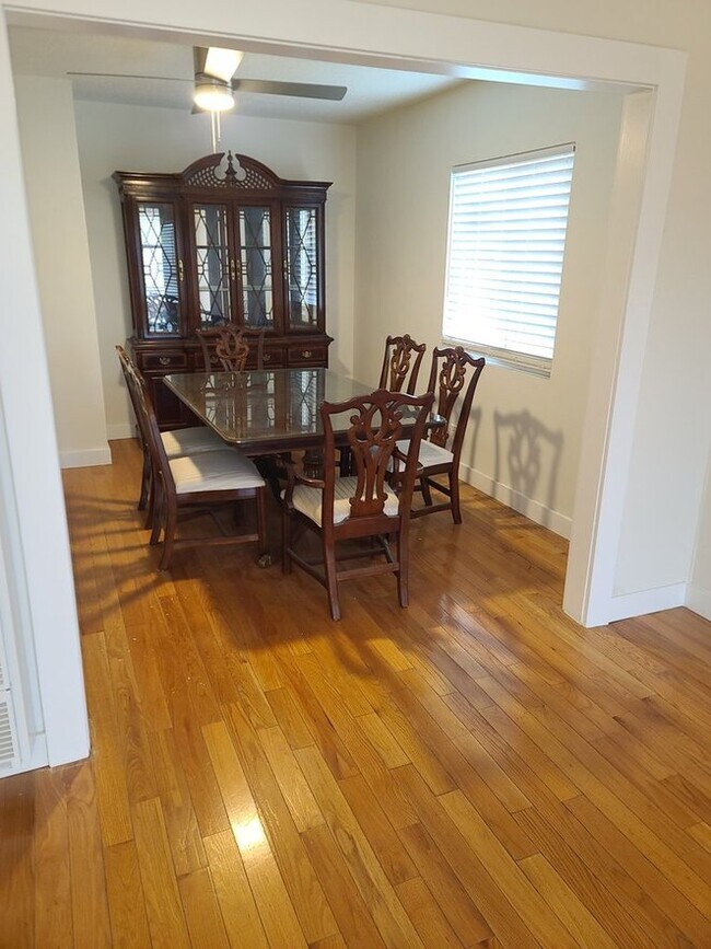 Building Photo - 1118 W Cruces St