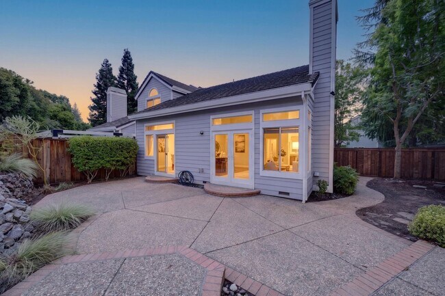Building Photo - Single-Story Black Diamond Beauty on a Quiet Court with Private Backyard!!