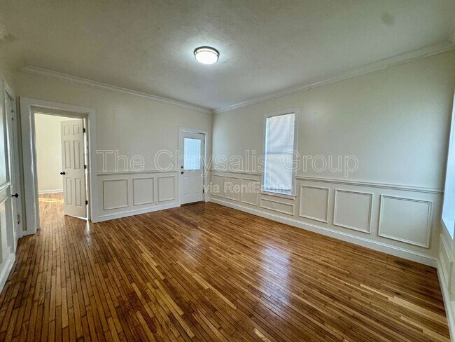 Building Photo - 416 Adams St