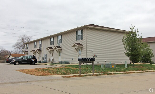 Primary Photo - 6050 Old Collinsville Rd