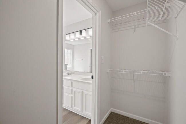 Building Photo - 142 Bremerton Dr SW