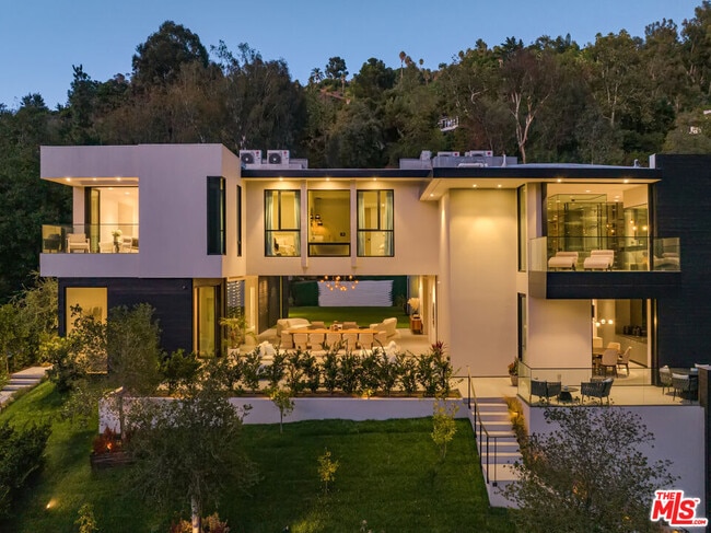Building Photo - 982 Stone Canyon Rd