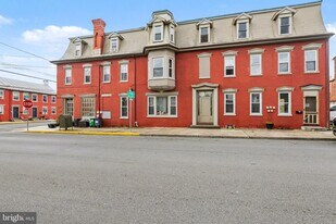 Building Photo - 202 W North St