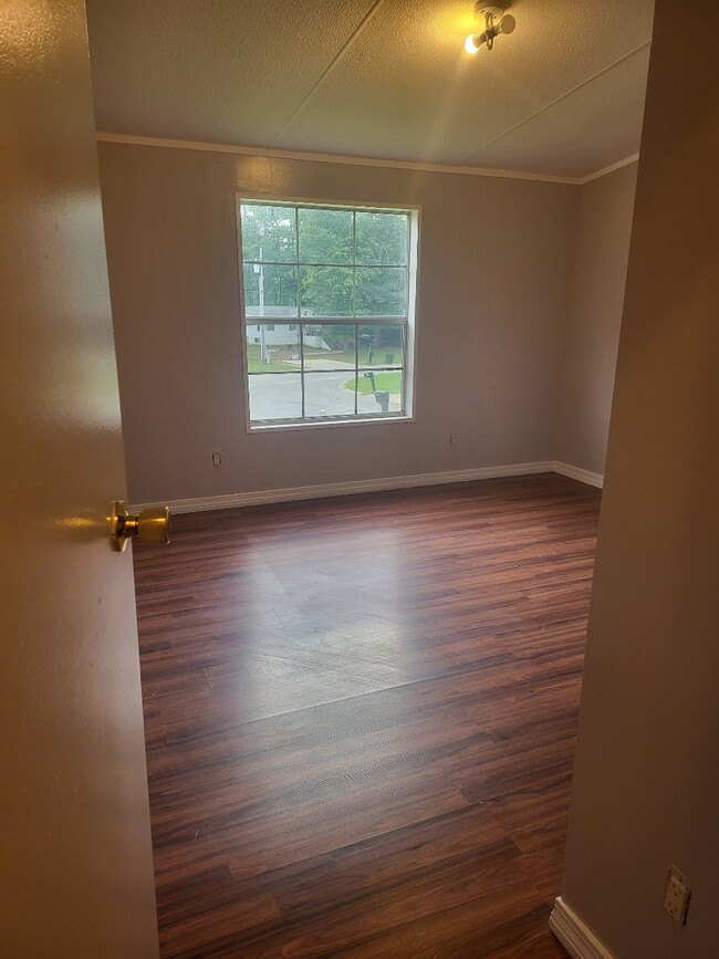 Building Photo - Pecan View