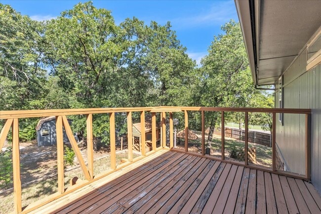 Building Photo - 9710 N Oak Cliff Dr
