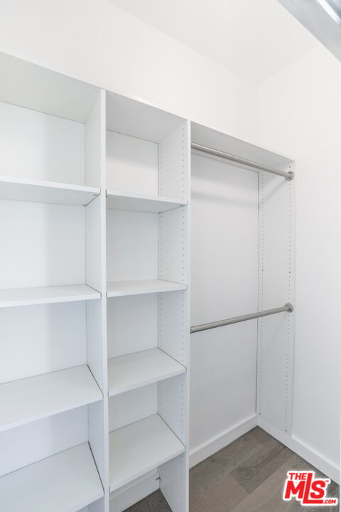 Building Photo - 31 Breeze Ave