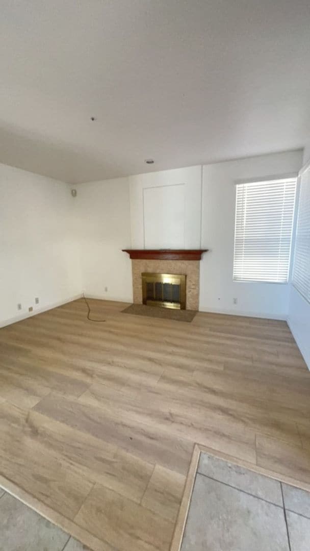 Building Photo - Welcome Home to This Spacious Fontana Rental!!
