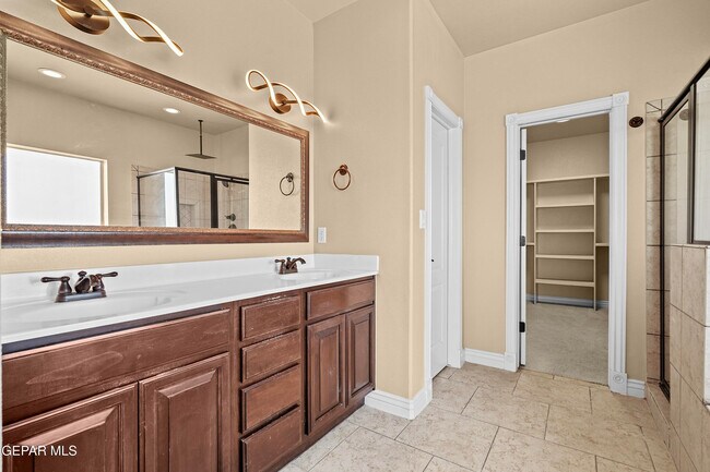 Building Photo - 11409 Pifas Nevarez Pl