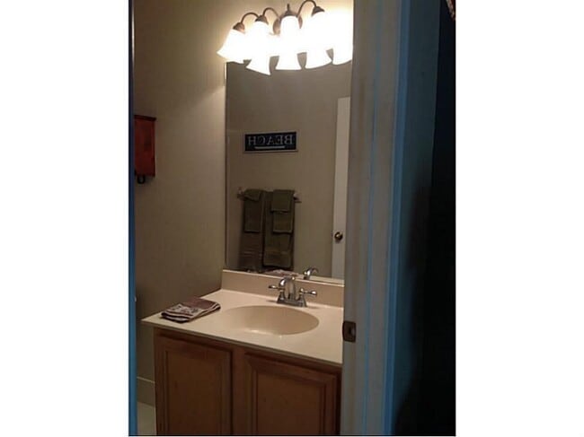 Building Photo - 4740 SW 12th Pl