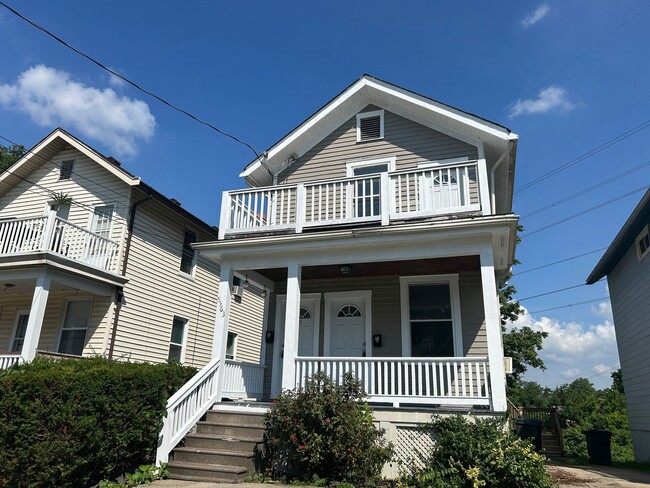 Building Photo - 5563 Bosworth Pl