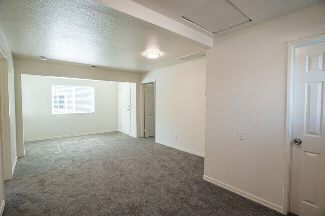 Building Photo - LIME 1010-1016