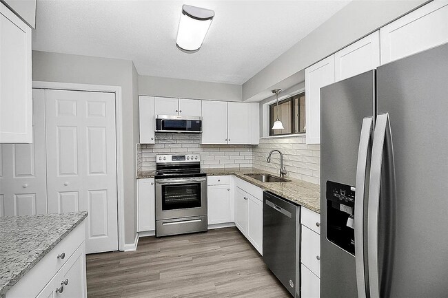 Building Photo - 11212 Carmel Chace Dr