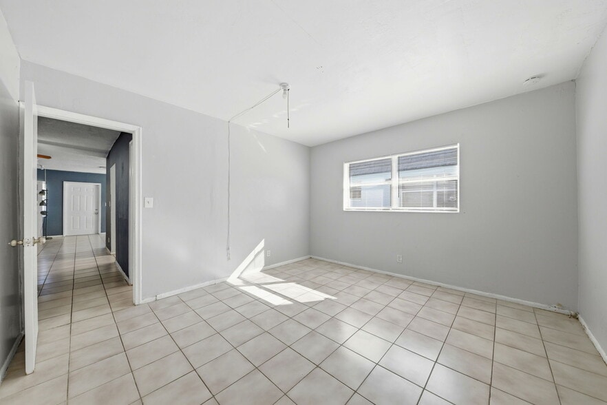 Building Photo - 1439 NW 8th Ave