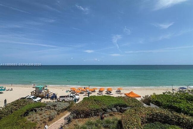 Building Photo - 16275 Collins Ave