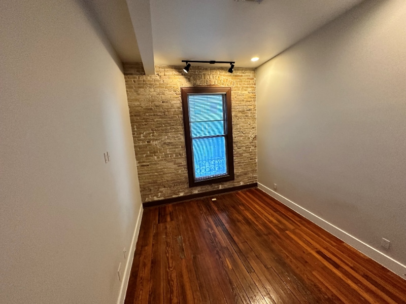 Building Photo - 319 S Flores St