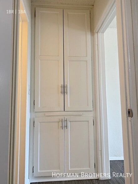 Building Photo - 4845 W Slauson Ave