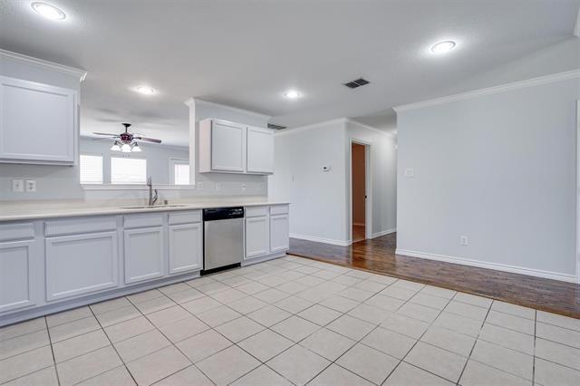 Building Photo - 1114 Fox Trail Dr