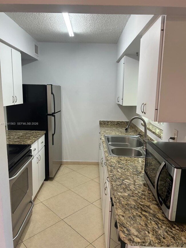 Building Photo - 1111 SW 4th St