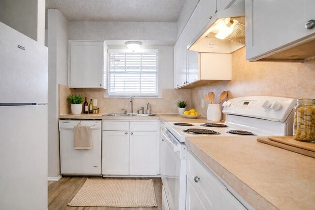 Building Photo - Cozy Apartment in a Great Location!