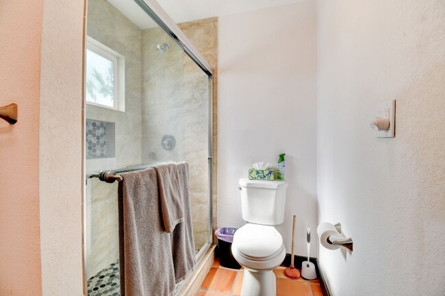 Building Photo - Paradise Palms – No neighbors behind you – Pool – Remodeled – Furnished