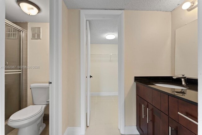 Building Photo - 430 Commodore Dr