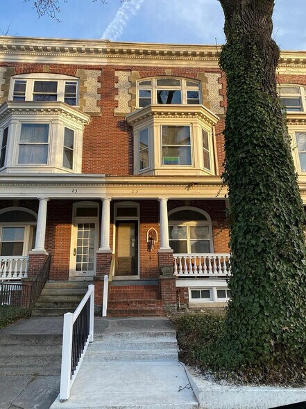 Building Photo - 25 N West End Ave