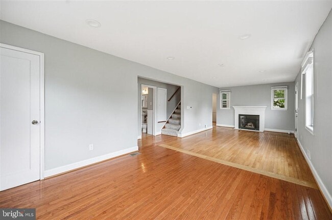 Building Photo - 2918 Monroe Pl