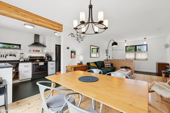 Building Photo - Furnished 2 Bed 2 Bath Columbia Falls Home