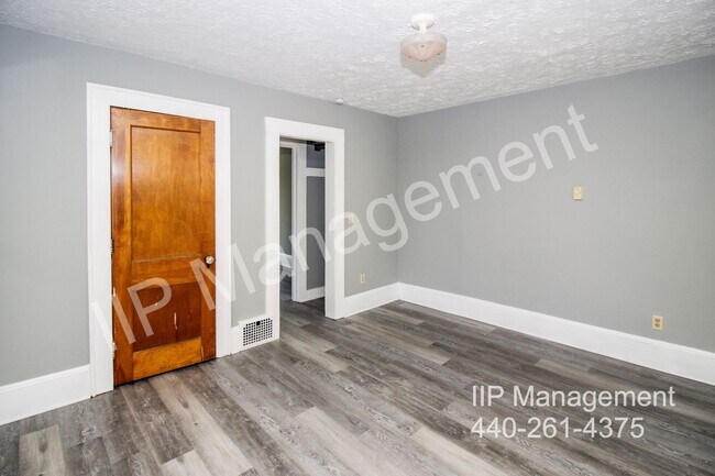 Building Photo - 54 S Portage Path