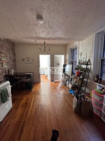 Building Photo - 72 Revere St