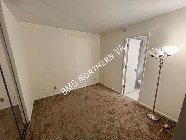 Building Photo - 900 N Stafford St