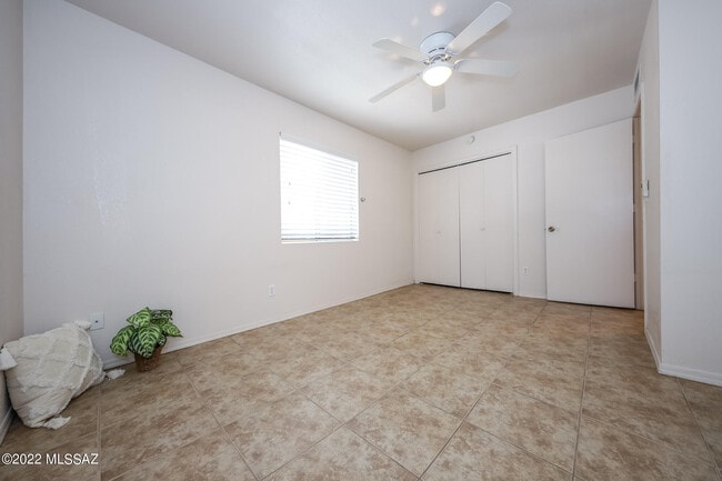 Building Photo - 3004 N Sparkman Blvd