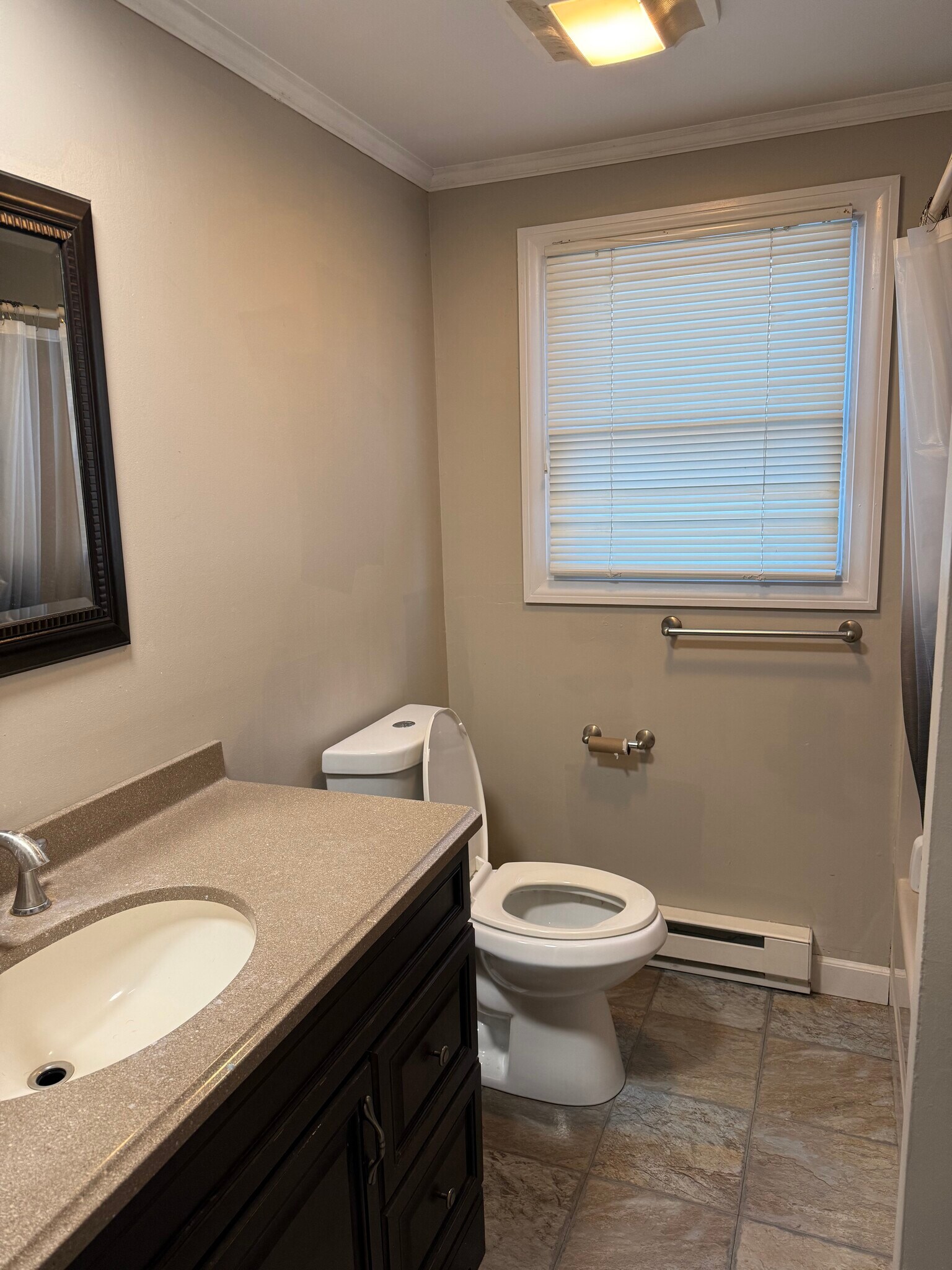 Building Photo - 200 Maple Rd