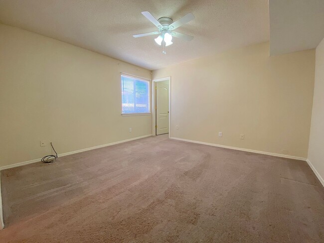 Building Photo - East El Paso 3 bed Refrig A/C with Bonus L...