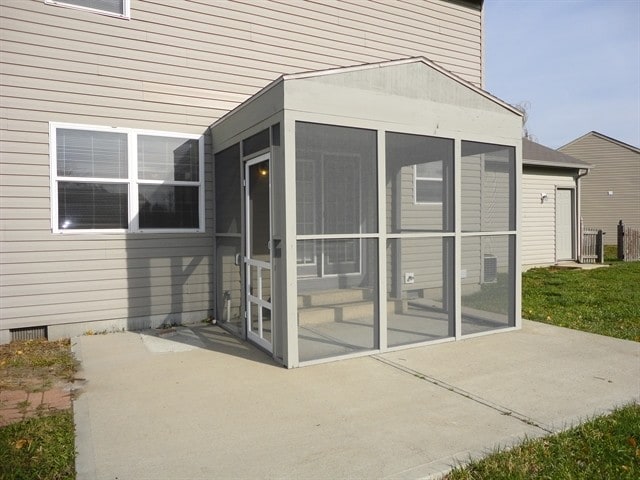 Building Photo - 610 Canary Creek Dr