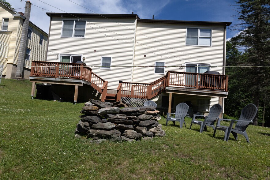 Building Photo - 83 Sadler Ave
