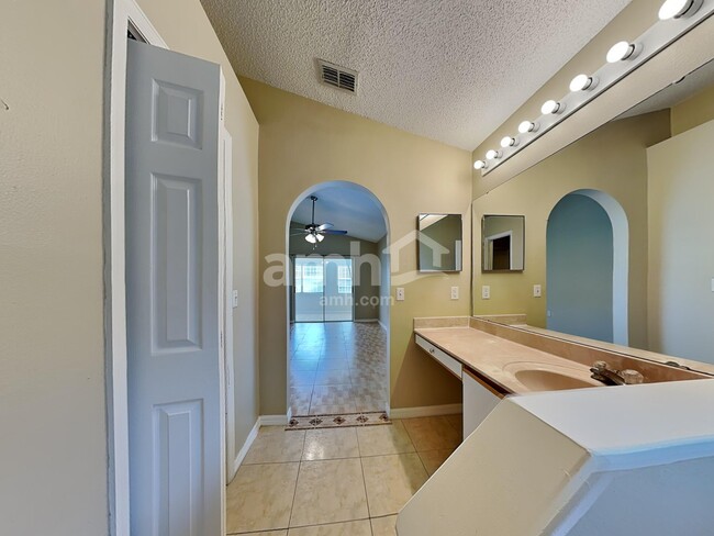 Building Photo - 1718 Westminster Trl