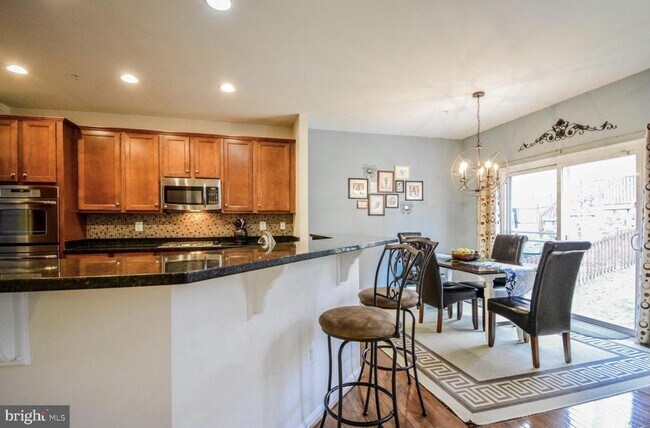 Building Photo - 3321 Eagle Ridge Dr