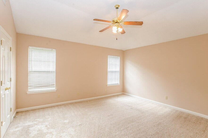 Building Photo - 8408 Cross Point Dr