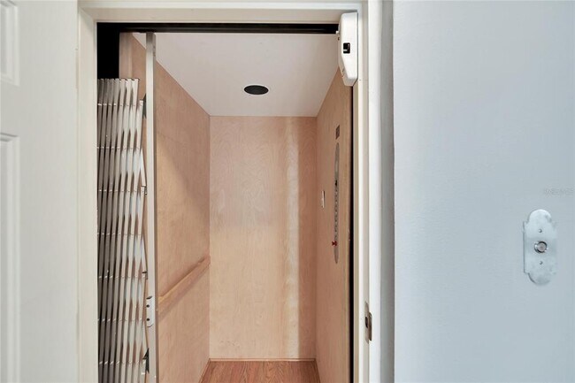 Building Photo - 6414 Sunset Bay Cir