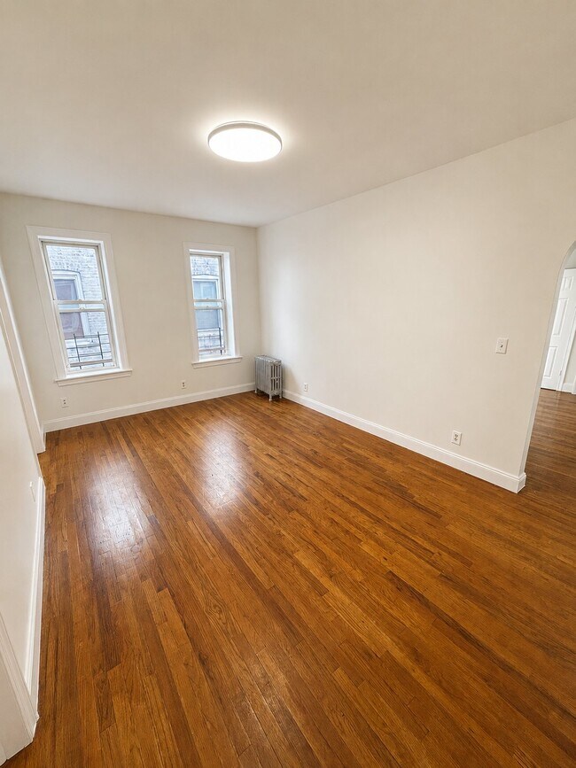 Building Photo - 309 E 91st St