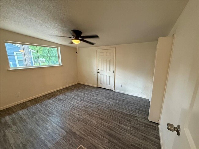 Building Photo - 505 Ruddy St
