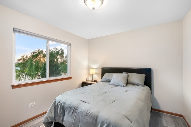 Building Photo - 1303 River Haven Trail