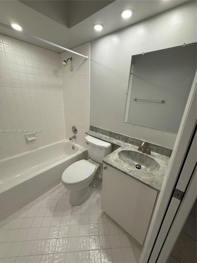 Building Photo - 1364 Cottonwood Cir