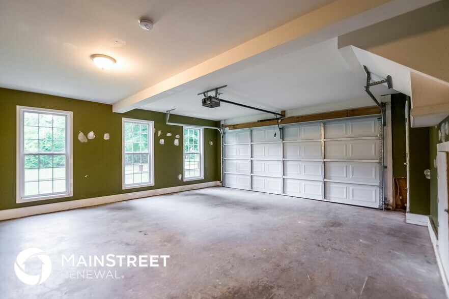 Building Photo - 1059 Olive Dr