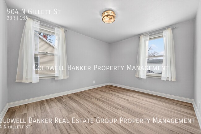 Building Photo - 904 N Gillett St